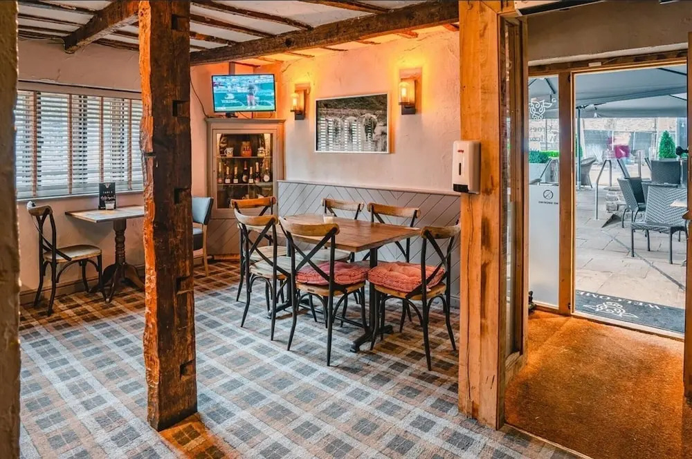 1 Bed Flat - Sleeps 2 - Parking - Wifi