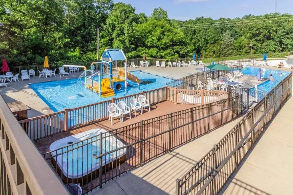 Pool Hot Tub Free Wi-Fi Close to Silver Dollar City SBCOA2