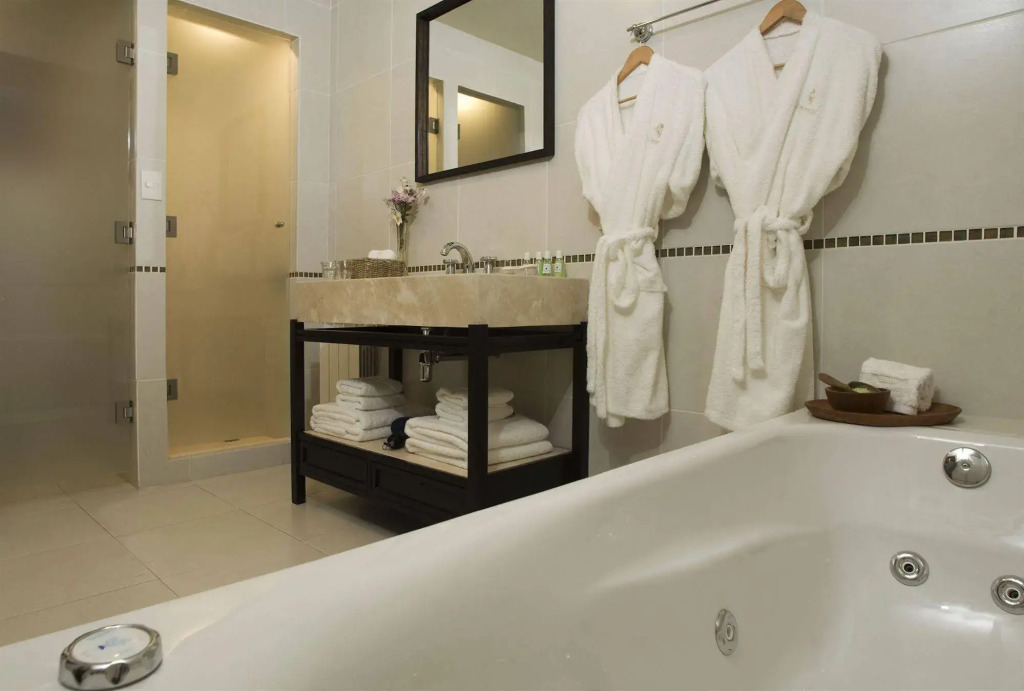 Las Bayas Home Suites