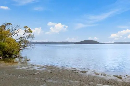 Lakefront Rotorua House in Town