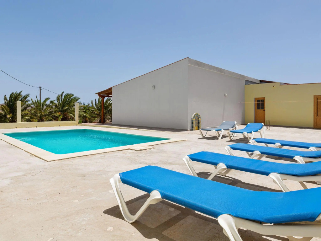 Exclusive Villa in Tuineje with Private Swimming Pool