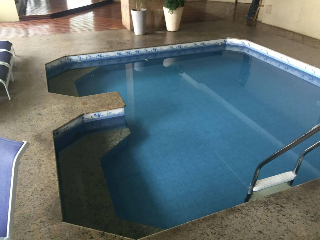Flat decorado com piscina no Leblon