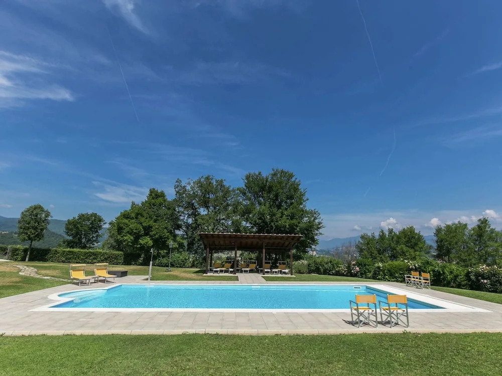Scenic Stay in Poppi With Pool