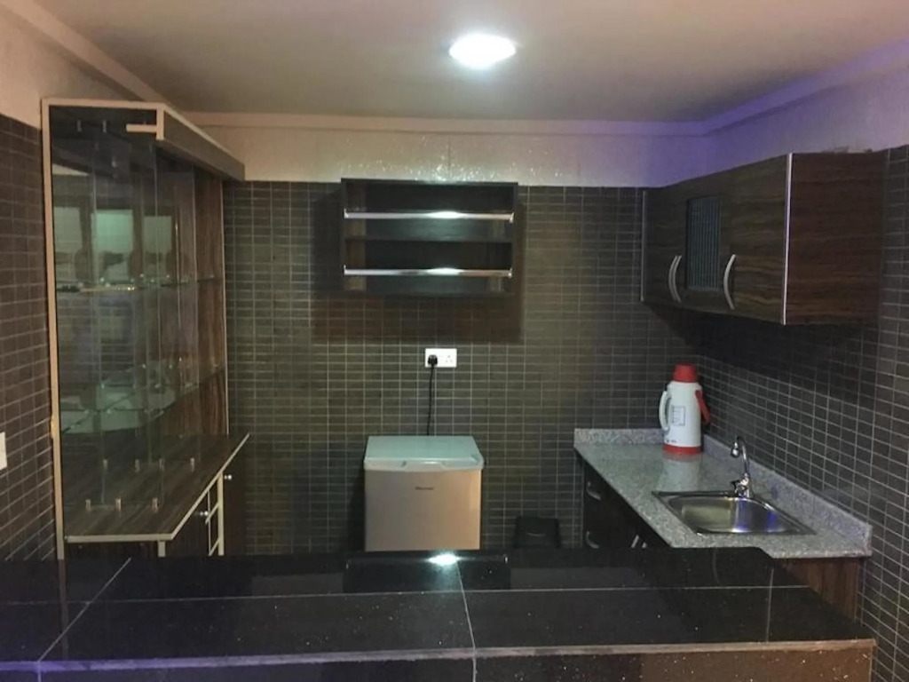 Cynergy Suites Royale