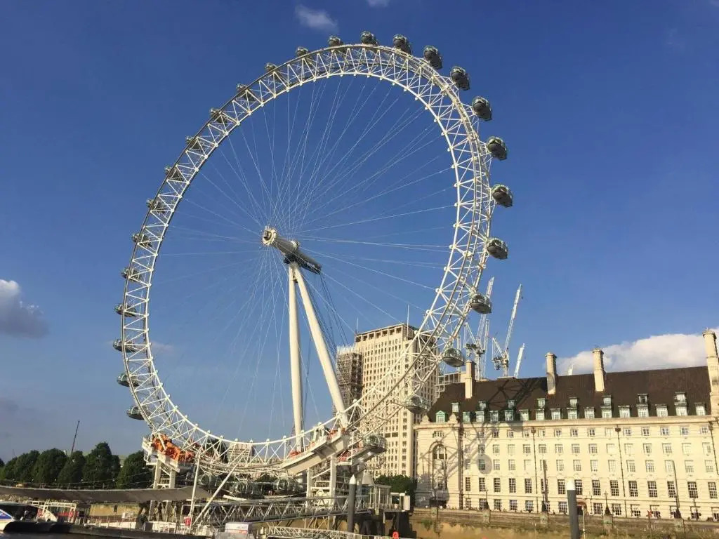 GRANGE City 2 Bed Modern Apartment by Tower Bridge London Bridge