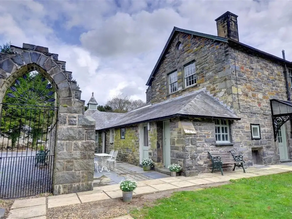 Luxurious Mansion in The Bothy With Private Terrace