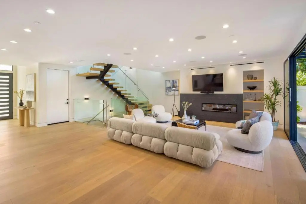 Curson Modern