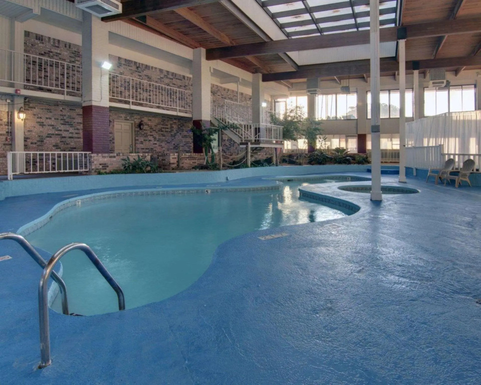 Econo Lodge Conference Center