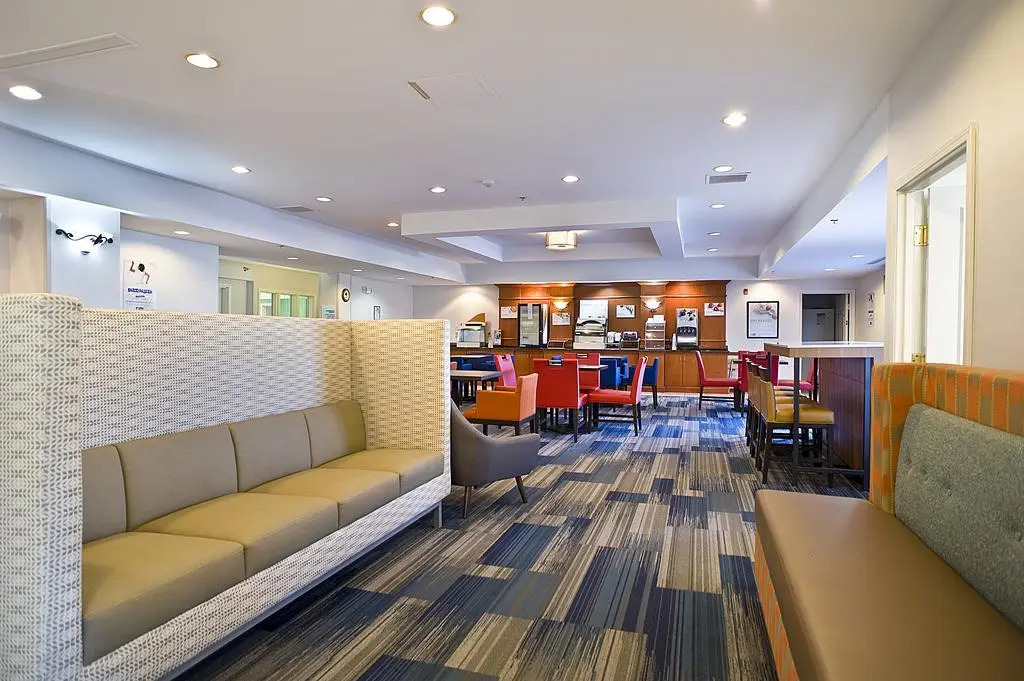 Holiday Inn Express Hotel & Suites Vermillion by IHG
