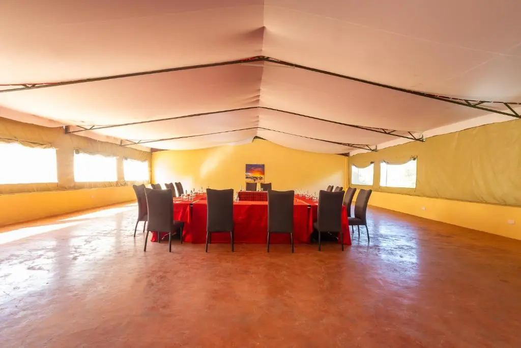 Отель PrideInn Mara Camp & Cottages