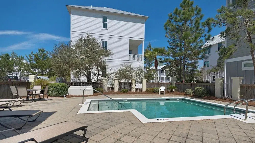 Seagrove 5 Bedroom - Deeded Beach - Elevator - Community Pool - Sleeps 12!