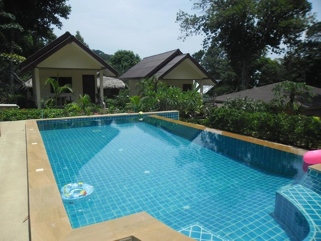 Baansanook Resort & Swimming Pool