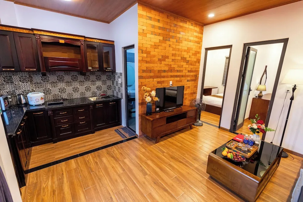 Iris Hill Villa Hue