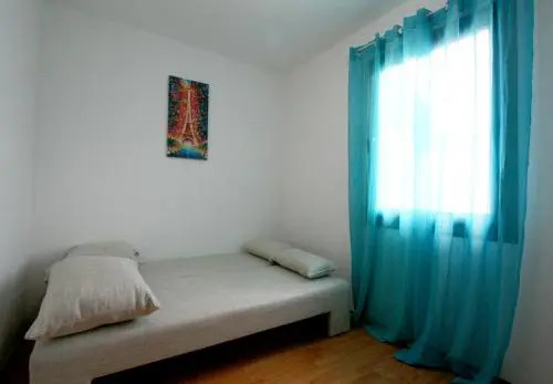 Apartment Ema