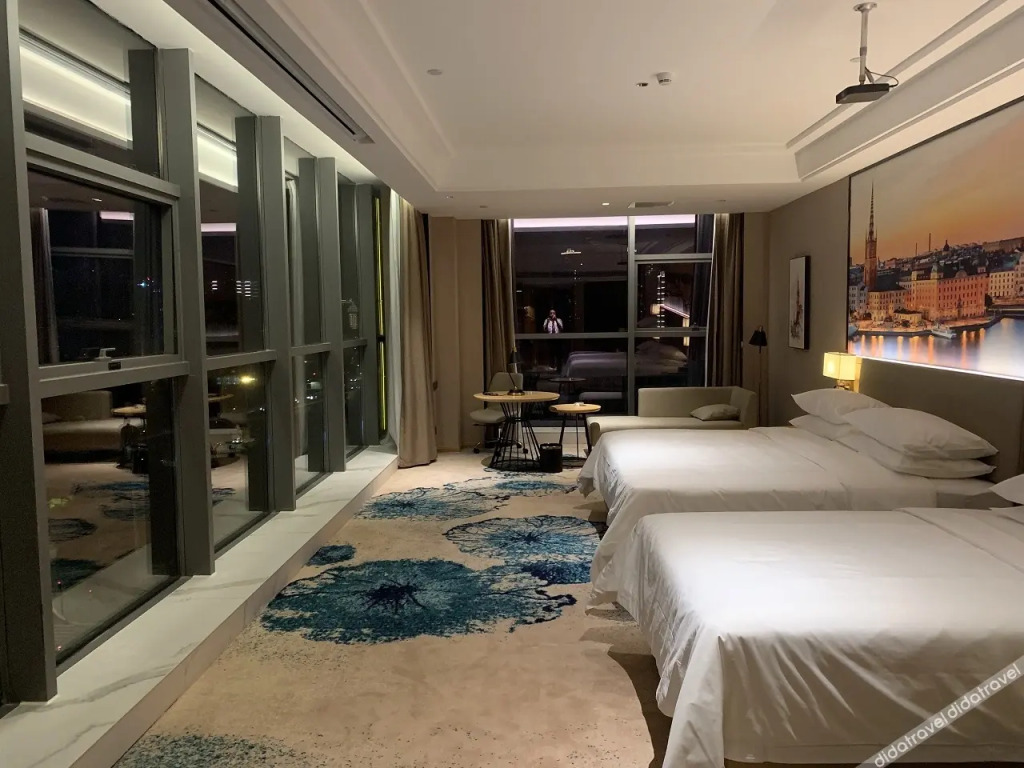 Vienna International Hotel (West Square Of Chengdu East Railway Station)