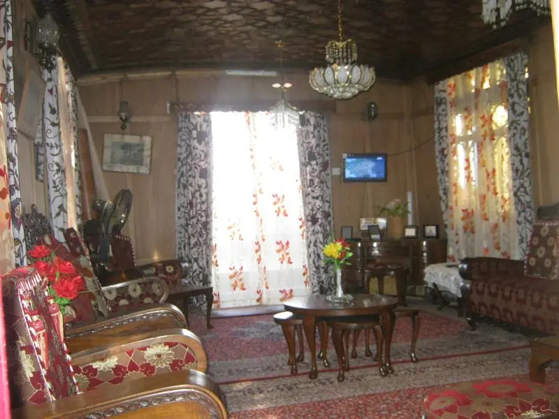 Young Shahzada Group of Houseboats