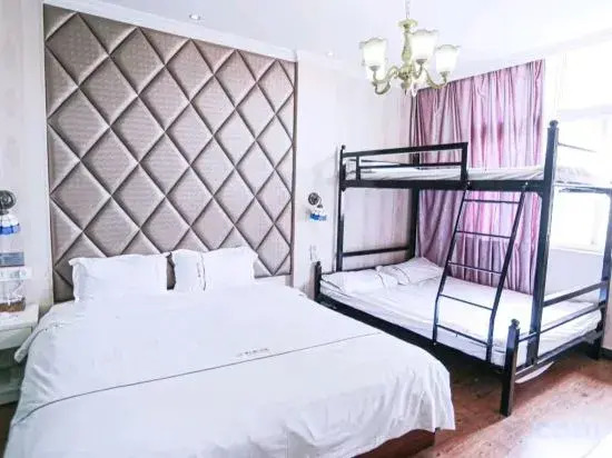 Wuwei E-sports Sunshine Holiday Hotel