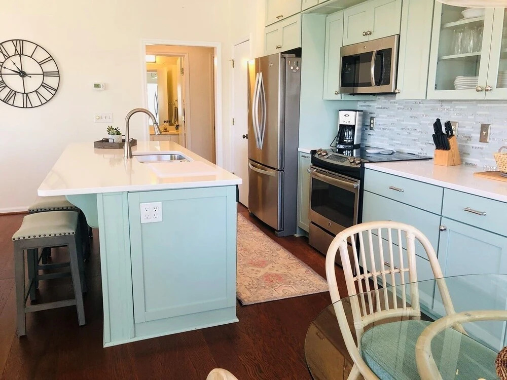 Holden Hideaway 2 Bedroom Condo by RedAwning