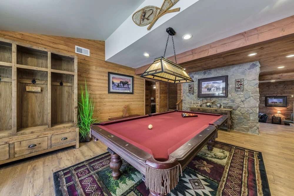 Well-appointed Alto Cabin w/ Fire Pit & Pool Table