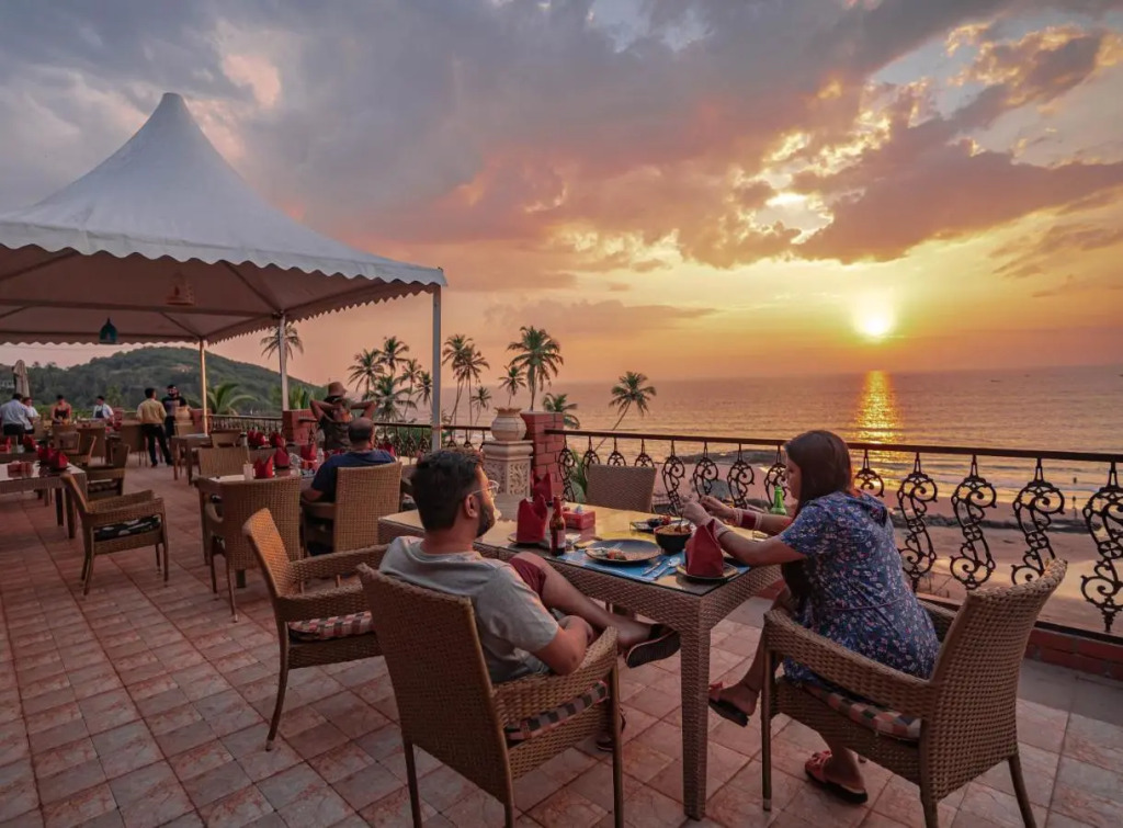 Alcove Beach Resort