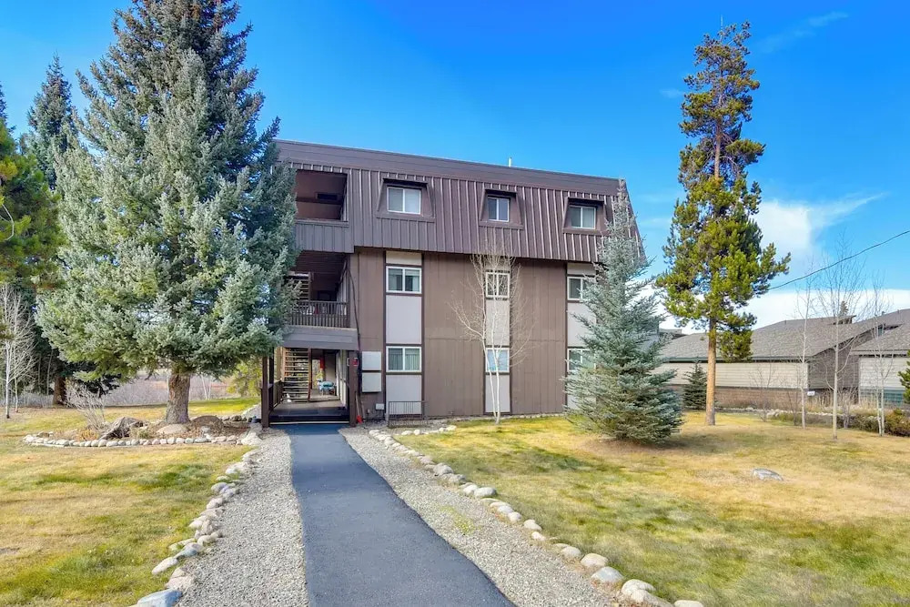 3BR Riverfront Retreat! Mtn Views, Community Perks