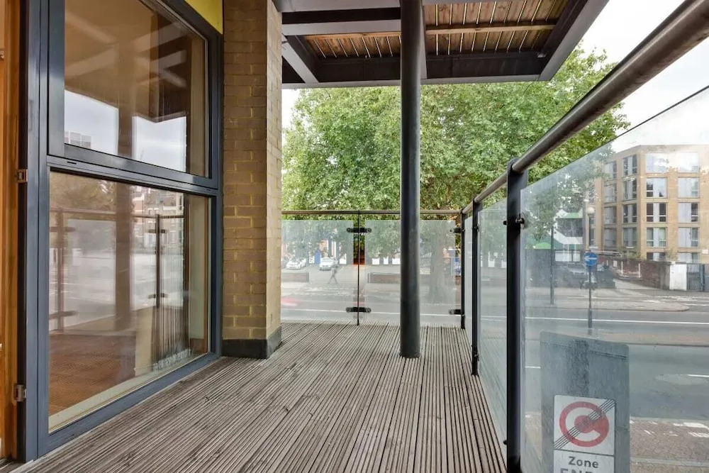 City Center Located & Modern 2 bed Flat Apartment!