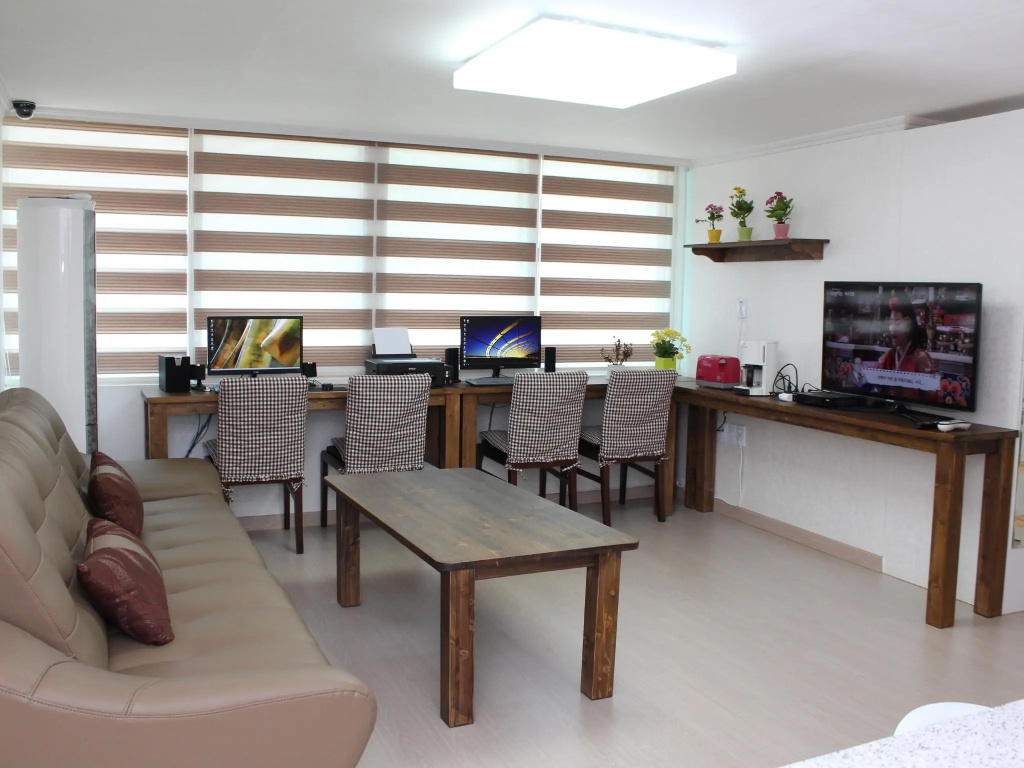 Wow Hills Guest House