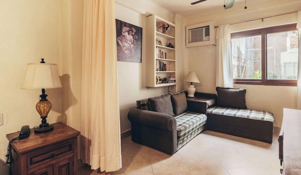 Ocean View 1Br Condo-balcony-beach-pool - 301