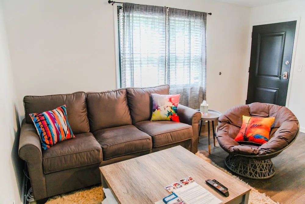 Lavish 1 Bd Apartment in Music City Near DT