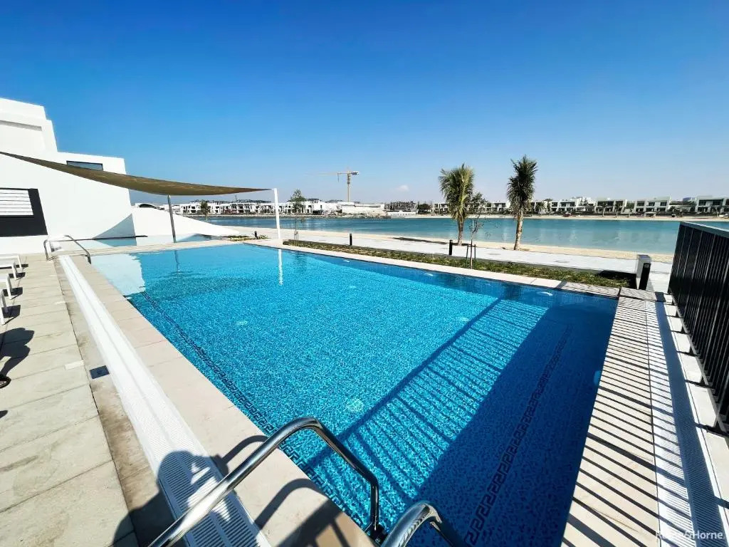 RH- 4BR Luxurious Villa with Private Pool, beach access