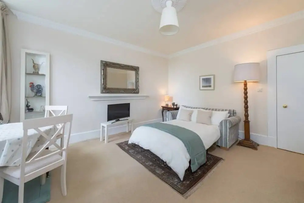 1 Bedroom Apartment in New Town