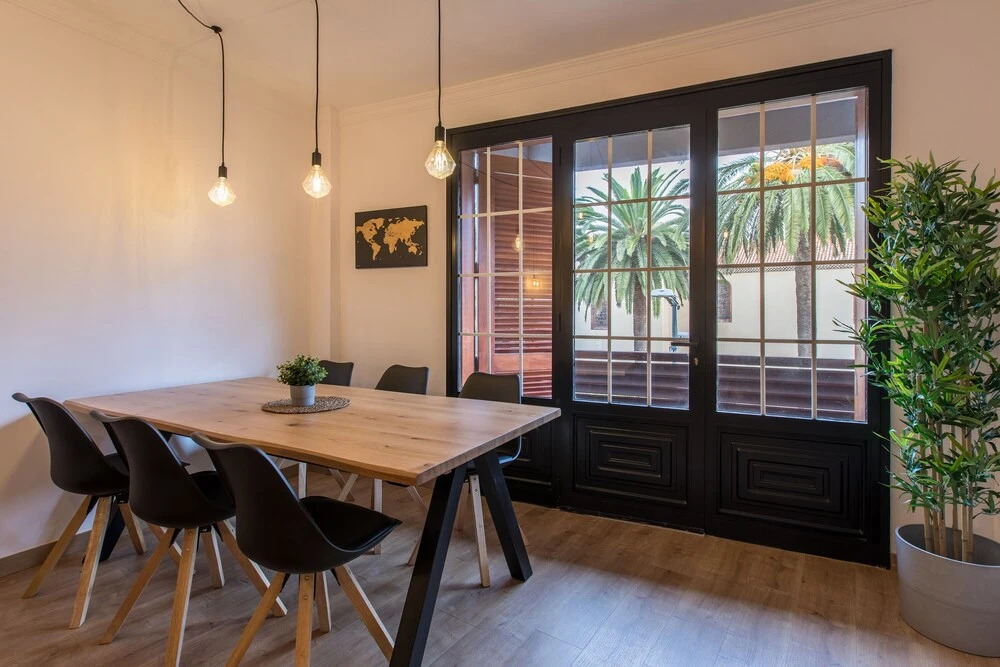 La Laguna Treasure Apartment, Exclusiveness & Prime Location