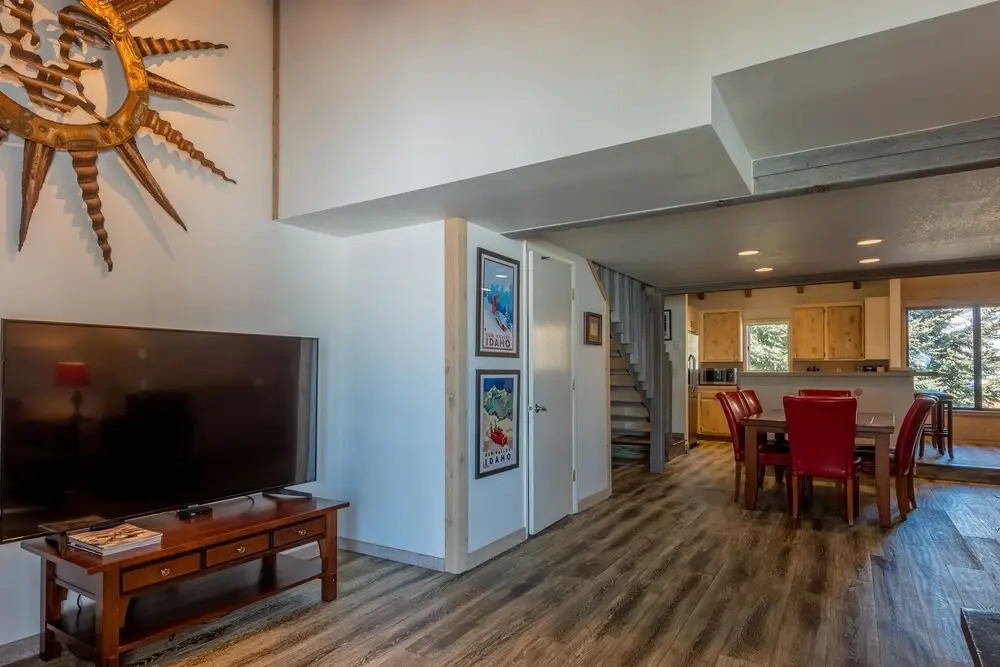 Snowcreek 1554 3 Bedroom Condo