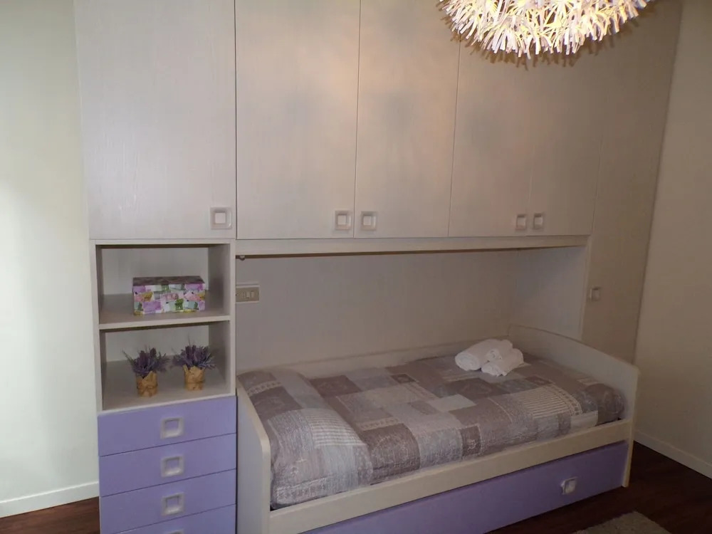 Quaint Holiday Home in Puegnago del Garda With Balcony