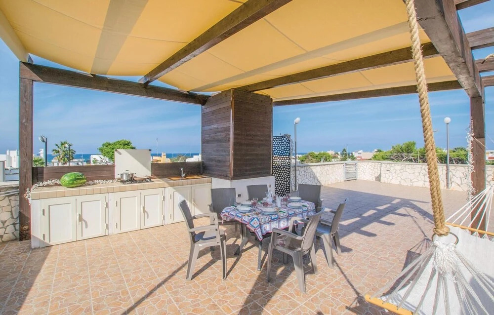 Beautiful Apartment in Bari With 3 Bedrooms and Wifi