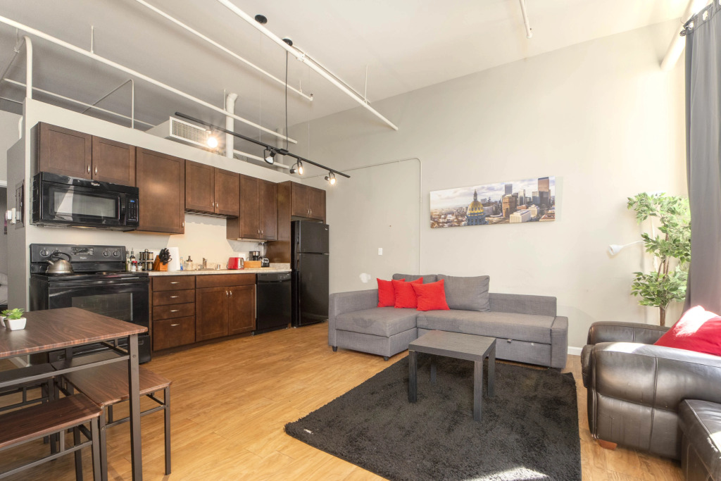 HUGE 2 Bedroom historic loft | Downtown Denver