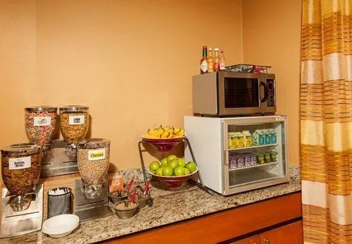 Fairfield Inn & Suites Brunswick Freeport
