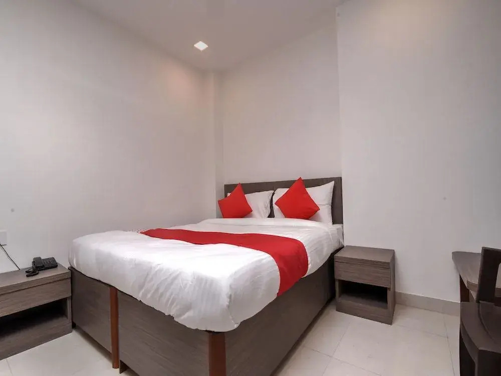 OYO Flagship 18303 Sector 24 Rohini