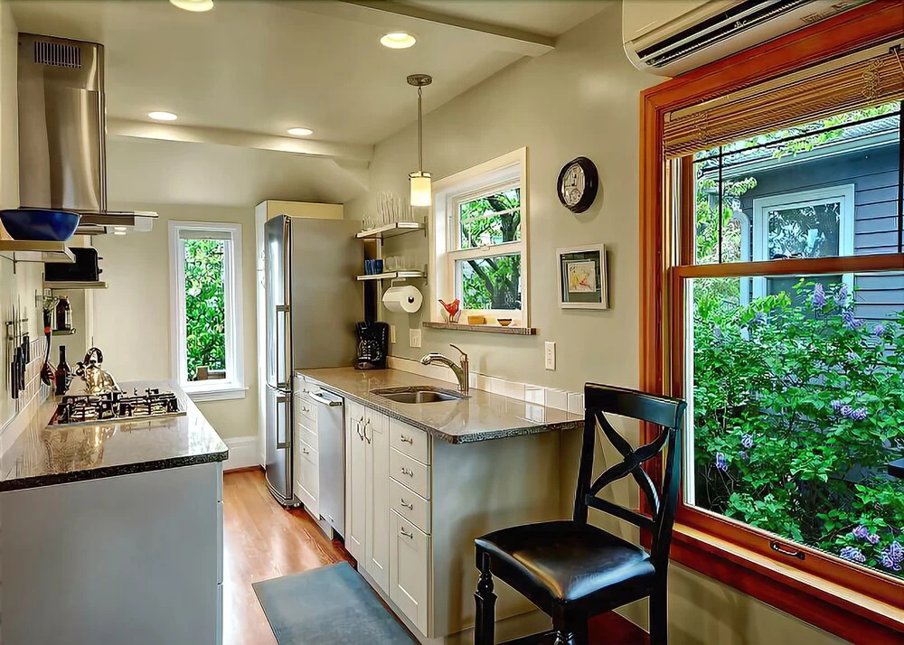 Birch Tree Cottage - Three Bedroom Home with Fireplace