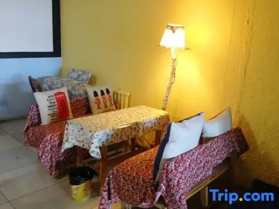 Yilu Xiangdong Youth Hostel