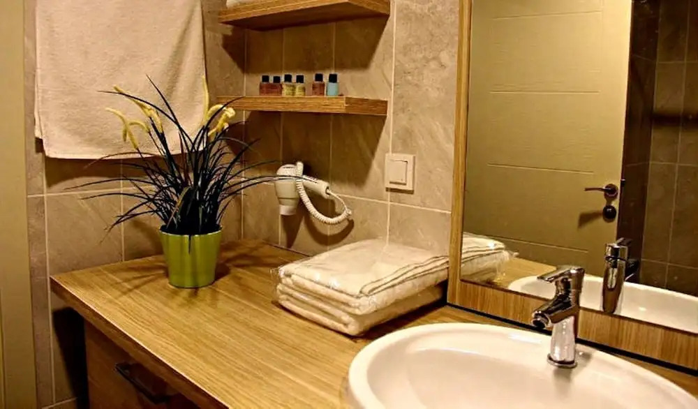 Live Suites