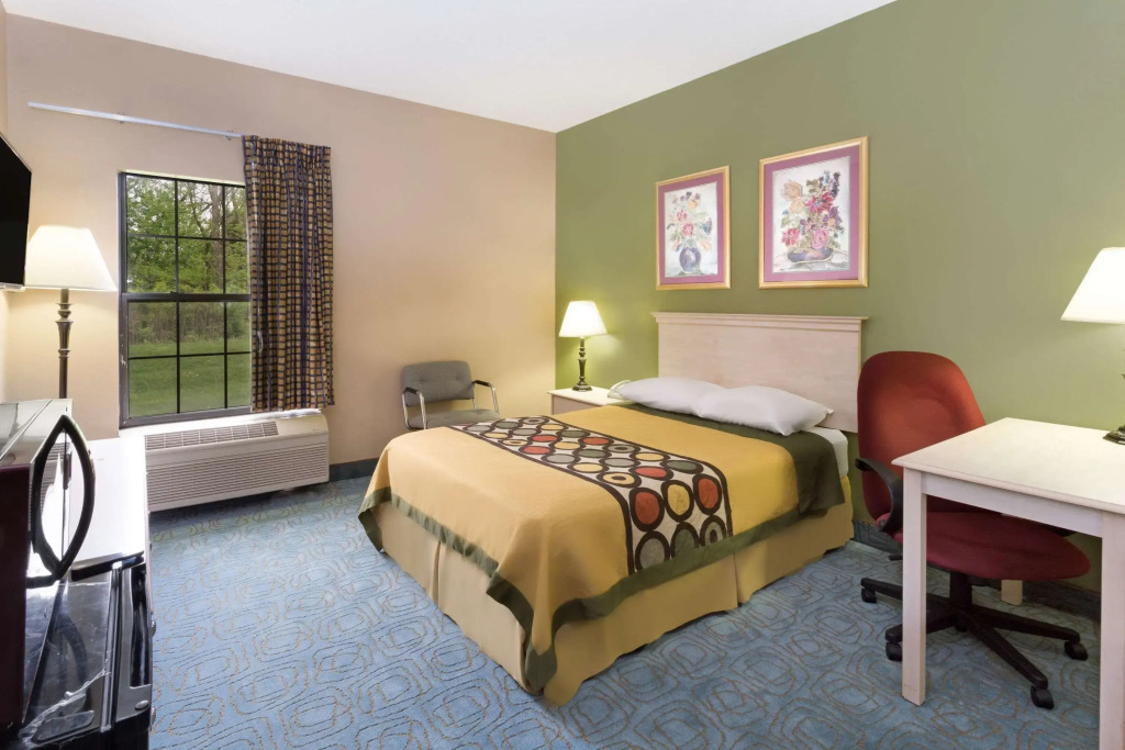 Super 8 Freeport