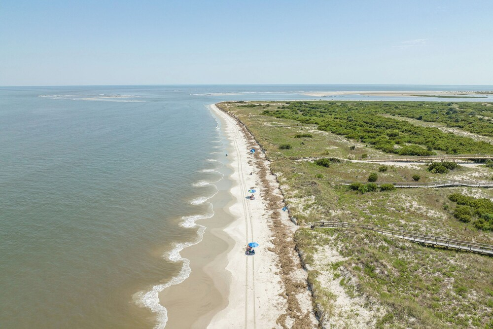 Oceanfront St Helena Island Condo w/ Beach Access!