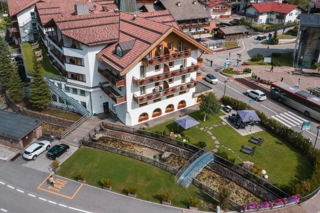 The Oswald Grand Hotel