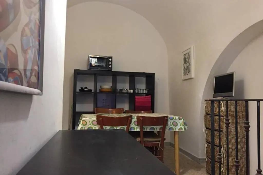 Historic Apartment in centre of city 100m to sea