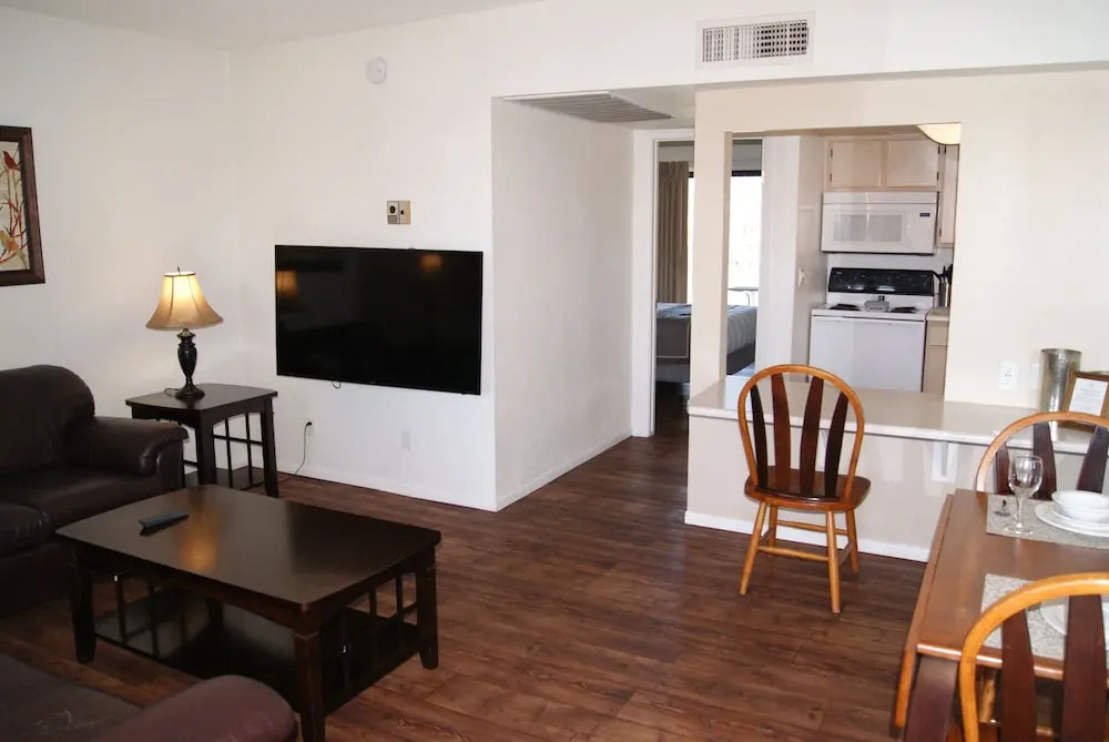 223-Fully Furnished with WiFi by RedAwning