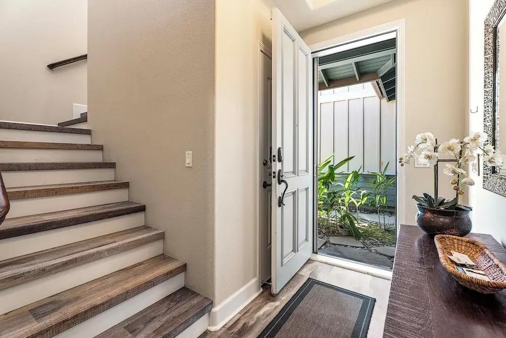 Beautiful Townhome - Great Location & Amenities - Vrkcv