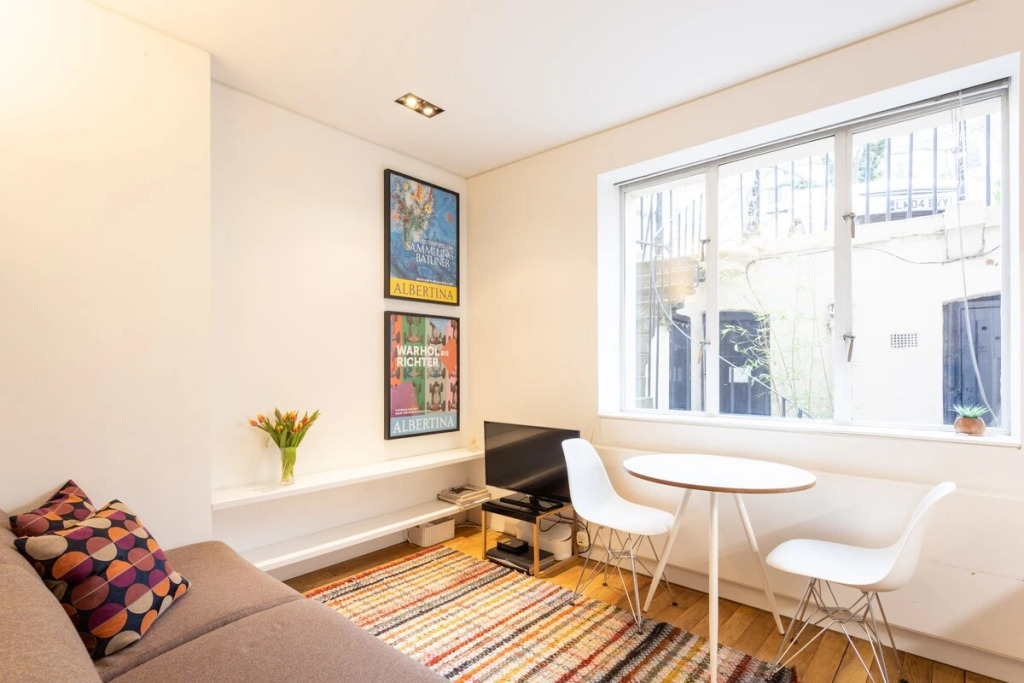 Modern | Central | Private flat