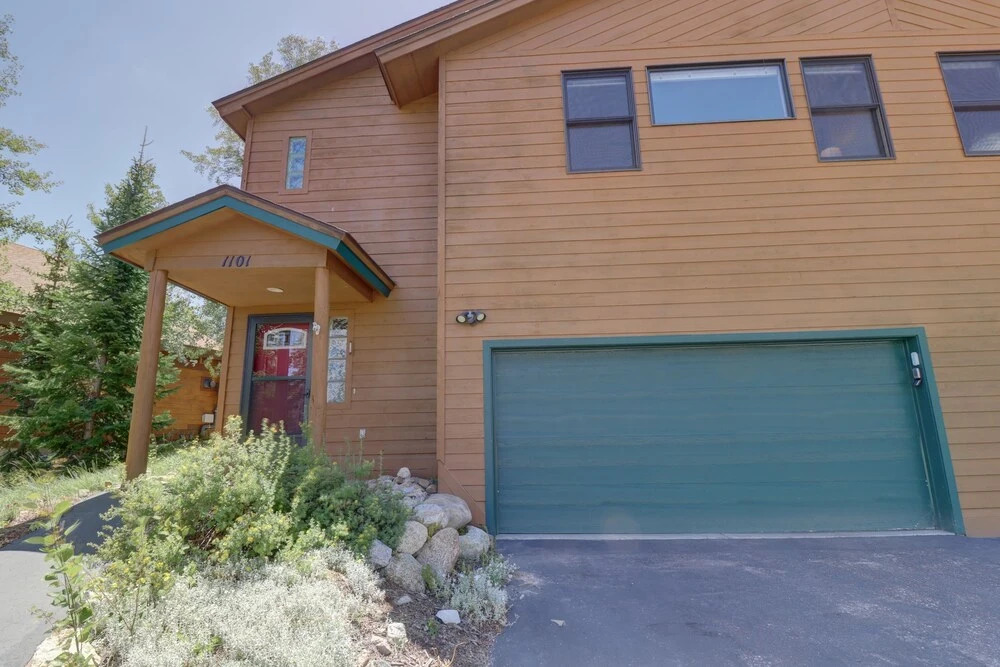 Cutty Sark Court #1 3br 2.5ba Mountain Views 3 Bedroom Townhouse by RedAwning