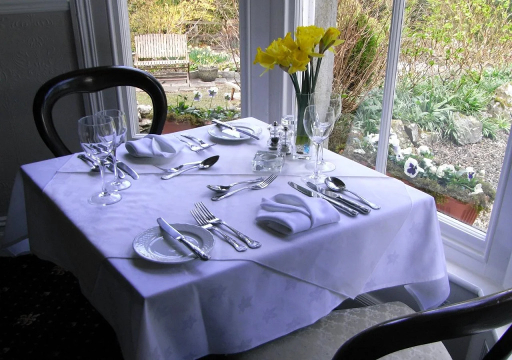 Knoll Country House